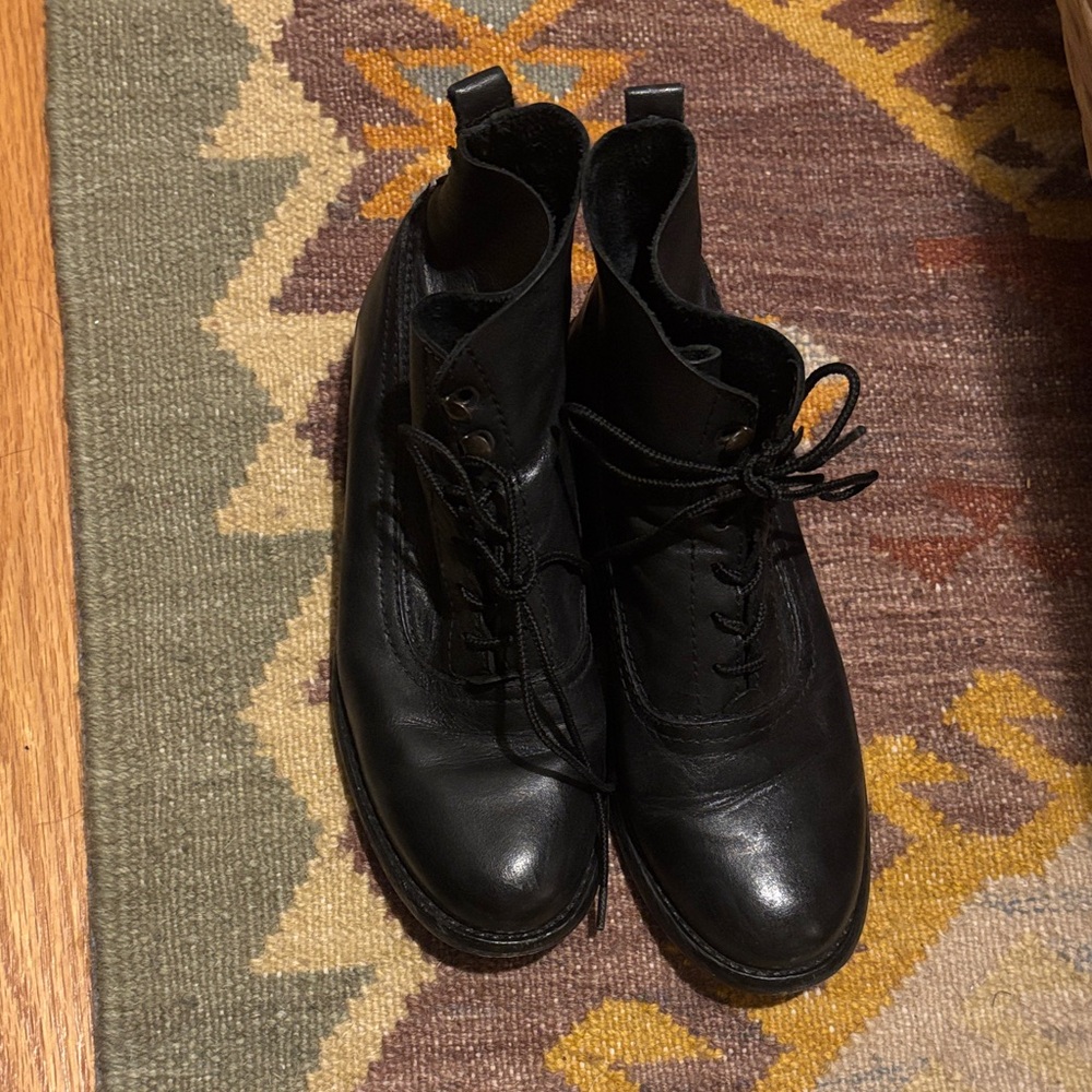 Steve Madden Black Lace-Up Women's Leather Boots